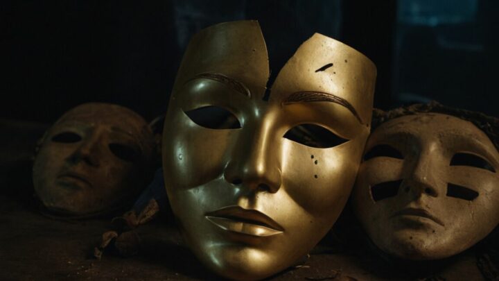 Traurig wie man sich in Menschen täuschen kann Sprüche » Die ehrlichsten Zitate